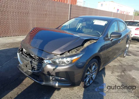 2018 Mazda Mazda3 Touring из США, поврежденный, VIN 3MZBN1V39JM186216